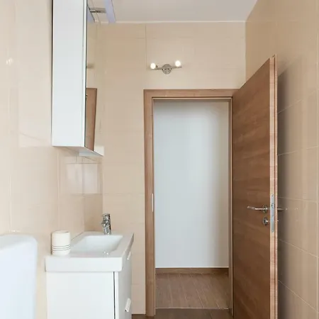 Nemo Apartamento Posedarje